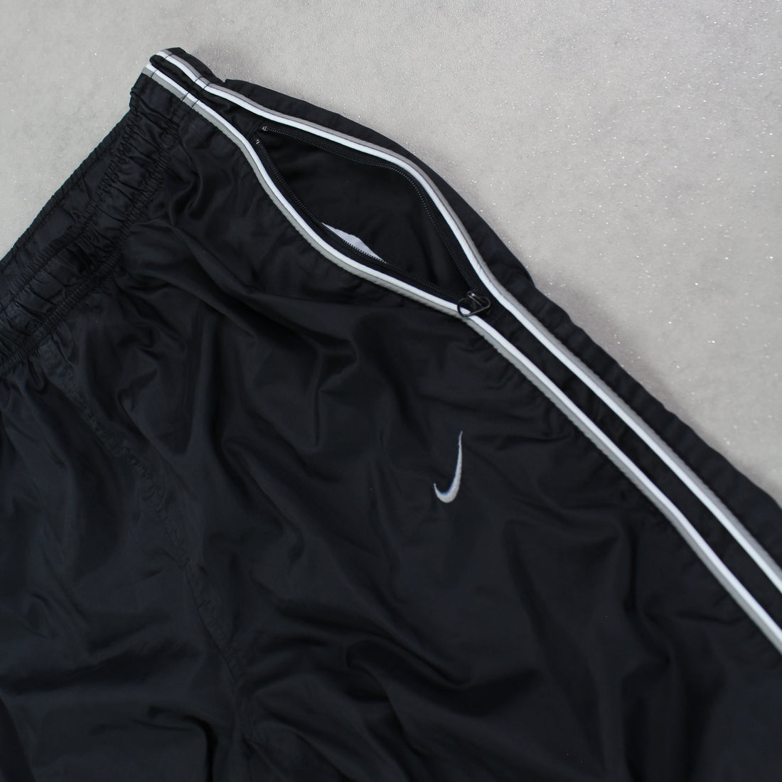 UNISEX BAGGY VINTAGE TRACKPANTS