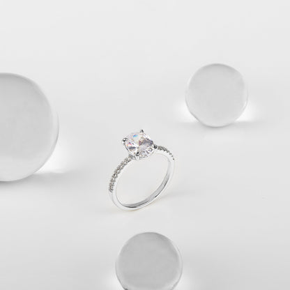 Azira Oval Ring