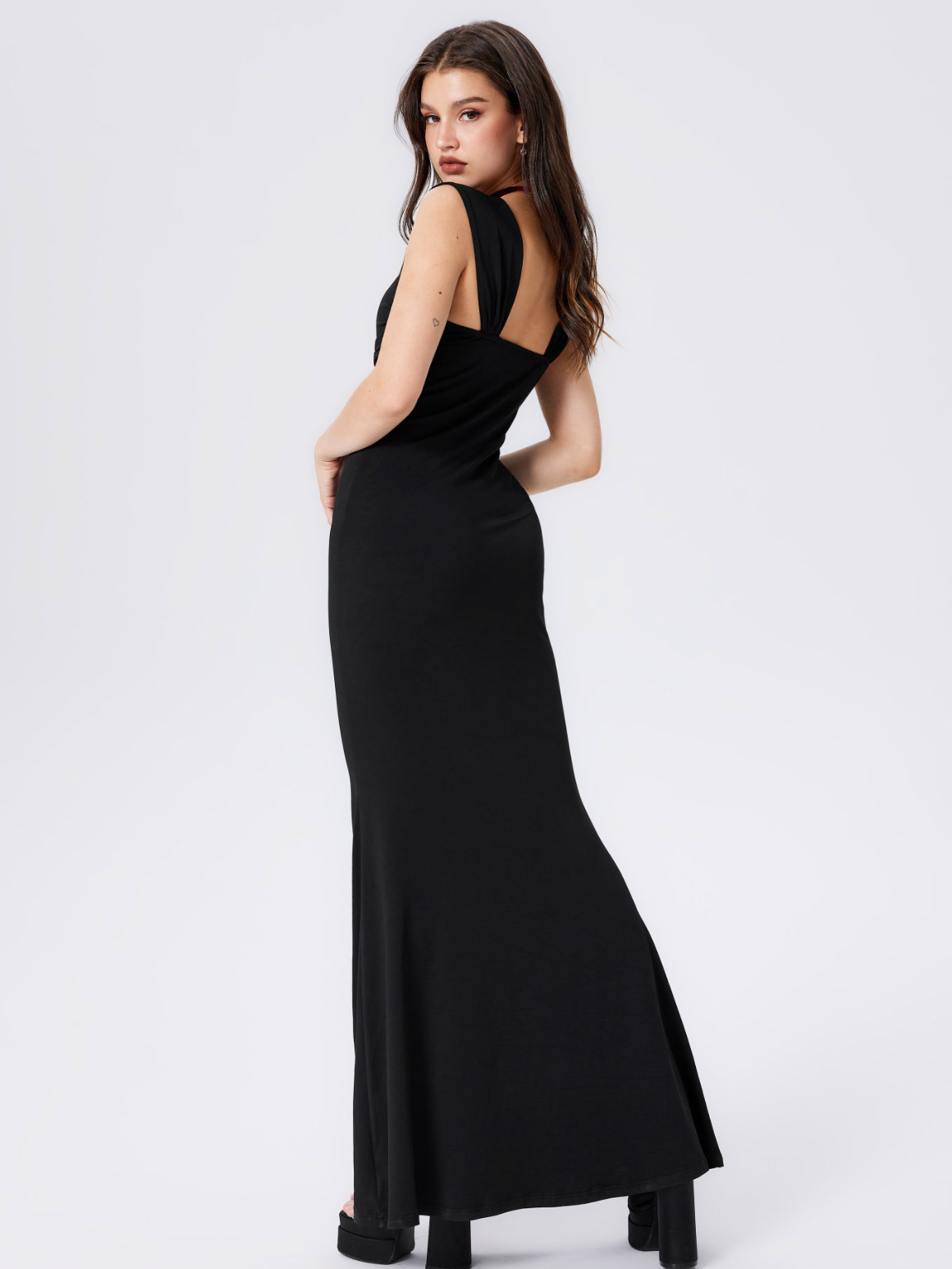 SOLID RUCHED U-NECKLINE RUFFLE MAXI DRESS