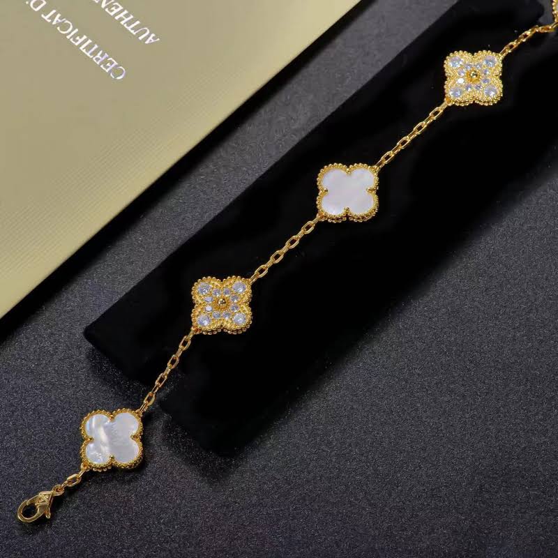 Aimee Diamond Clover Bracelet